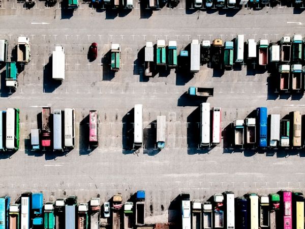 Transporte de personas y de mercancías: dos velocidades para una misma ciudad