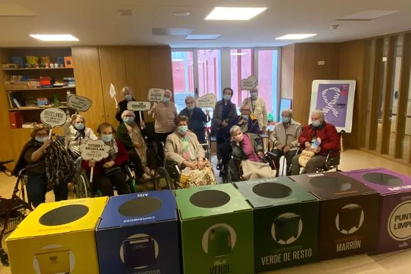 Ecoembes acerca la cultura del reciclaje a mayores en Galicia