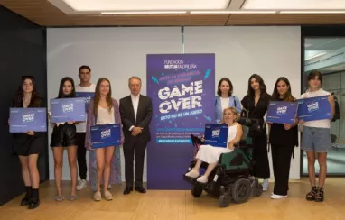 La octava edición del concurso “Nos duele a todos” de Fundación Mutua Madrileña premia la creatividad contra la violencia de género 